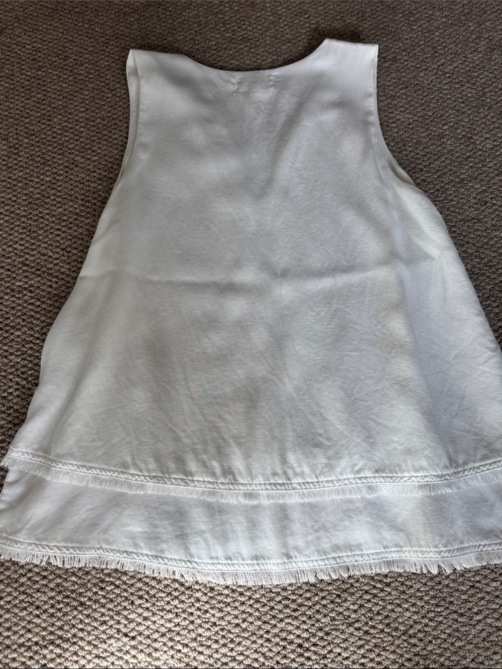 Cloth & Stone White V-Neck Sleeveless fringed blouse - Picture 4 of 4